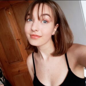 Head and shoulders picture of Cara Rowland